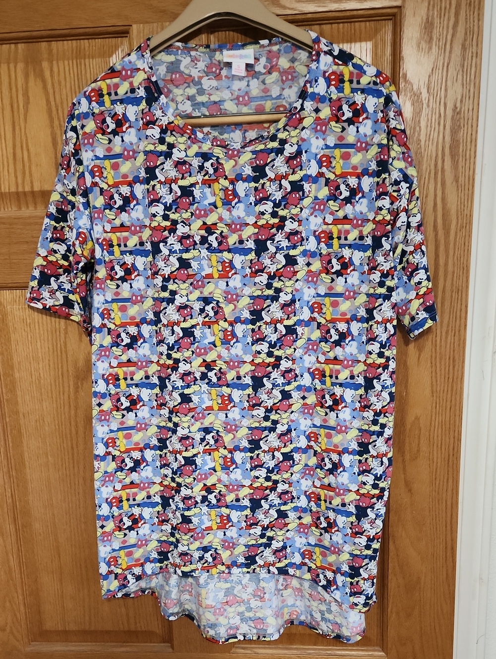 LuLaRoe Short Sleeve Tee in Red, Blue, Yellow, White, Black